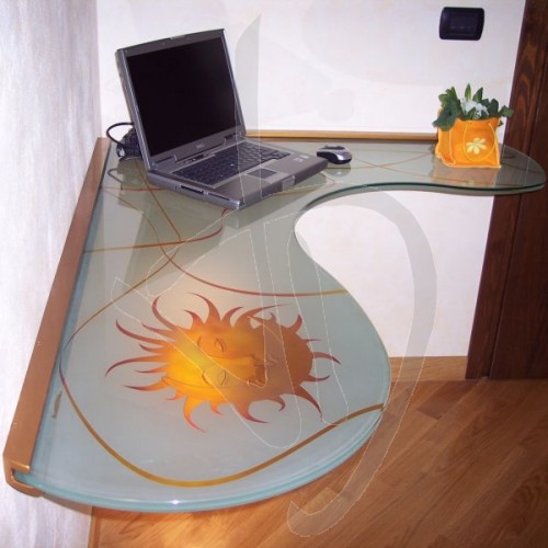 scrivania-decorata-ergonomica-in-vetro-su-misura
