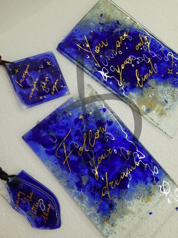 Ciondoli in vetrofusione con scritta e dedica in oro - Ciondoli