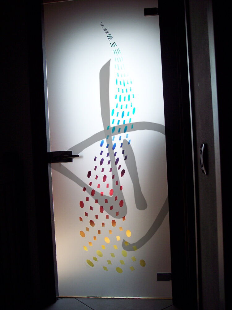 Prodotti su misura - Porte in vetro su misura - Porte a battente - Porta in vetro a battente su misura satinata con decoro astratto 2