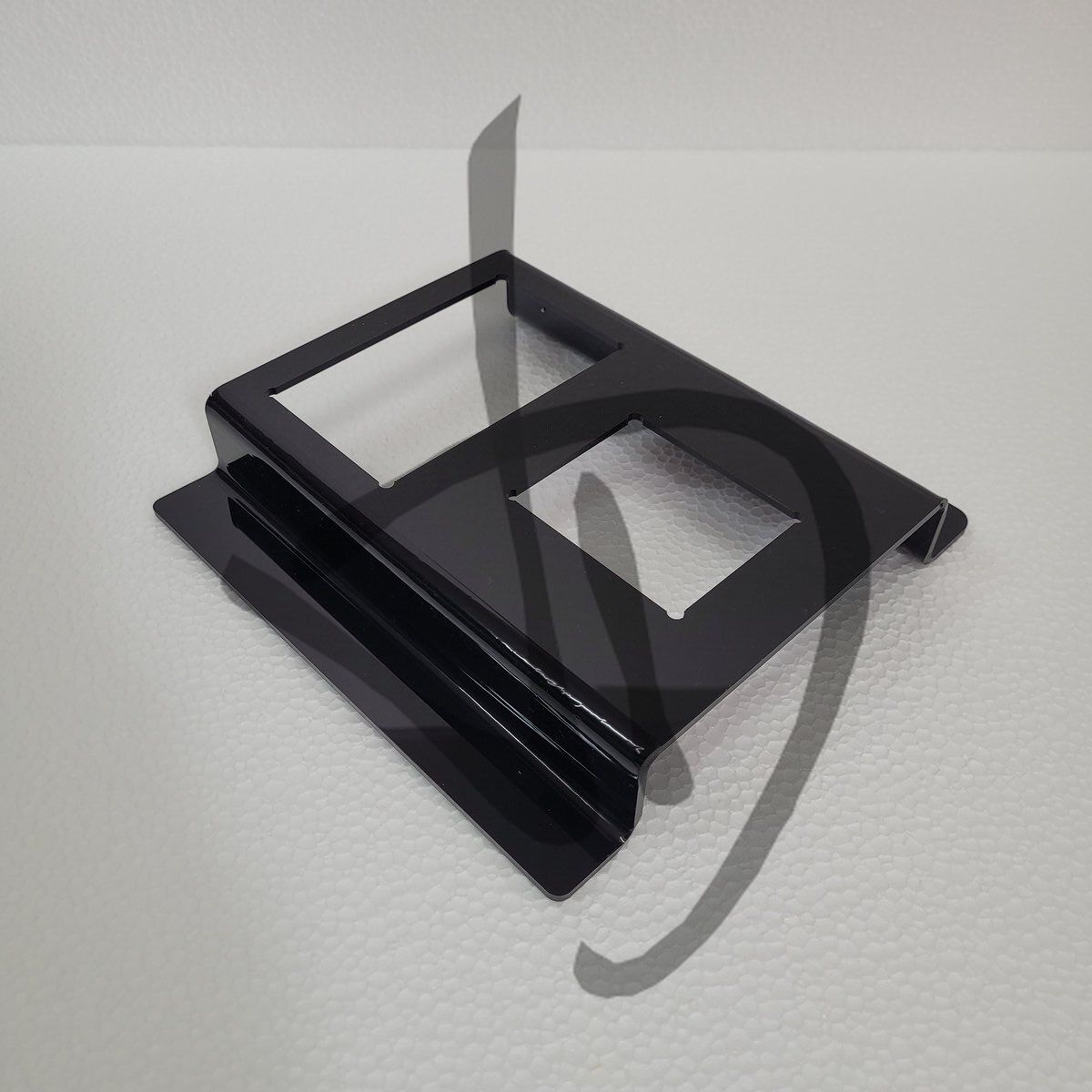 Prodotti su misura - Prototipi Plexiglass - Accessori Camper - Supporto Pannello portastrumenti Maschera Portafrutti Placca di montaggio  Basetta in plexiglass per strumenti prototipo per componenti elettrici su misura Panel box plexi 4