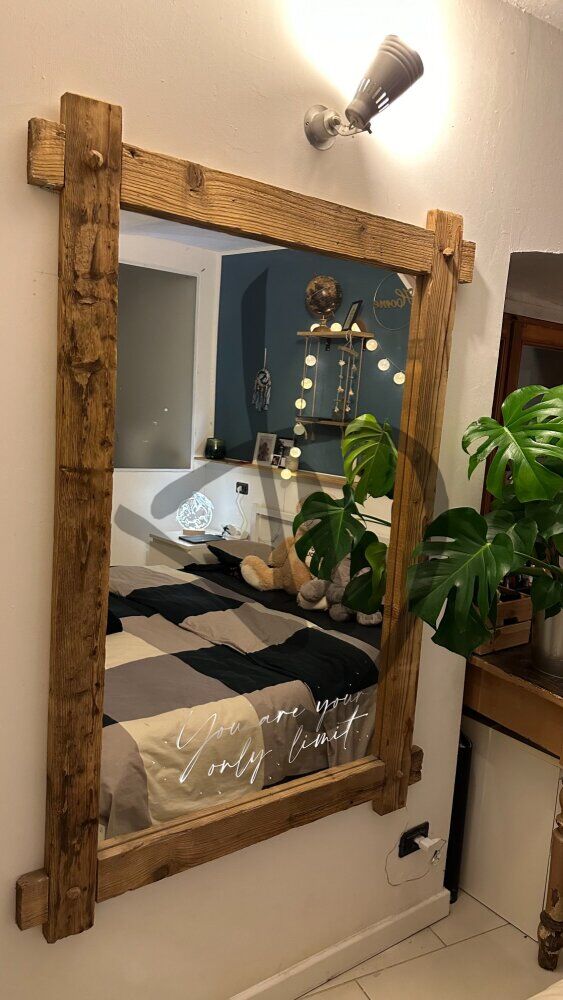 Prodotti su misura - Specchi su misura - Specchi con cornice - In legno - specchio con cornice in legno e dedica incisa illuminata