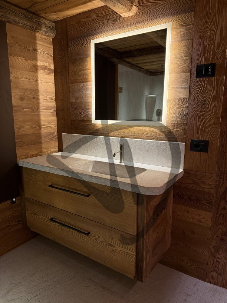 Specchio touch su misura led retroilluminato con cornice illuminata per ambiente legno  - Con cornice illuminata