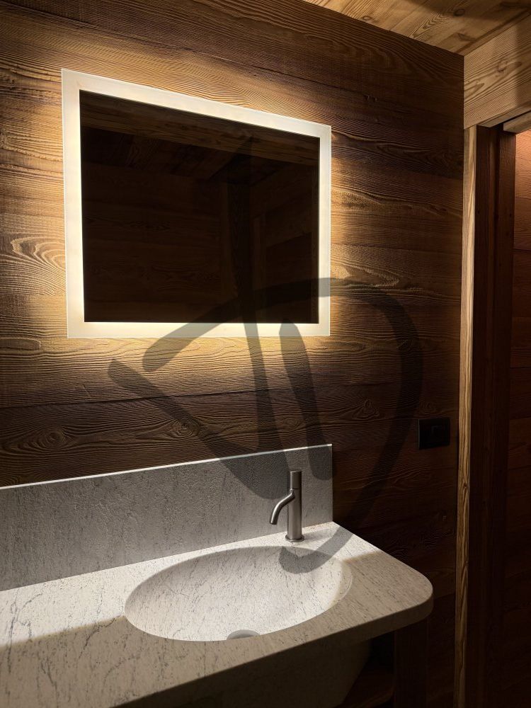 Specchio touch su misura led retroilluminato con cornice illuminata per bagno - Con cornice illuminata