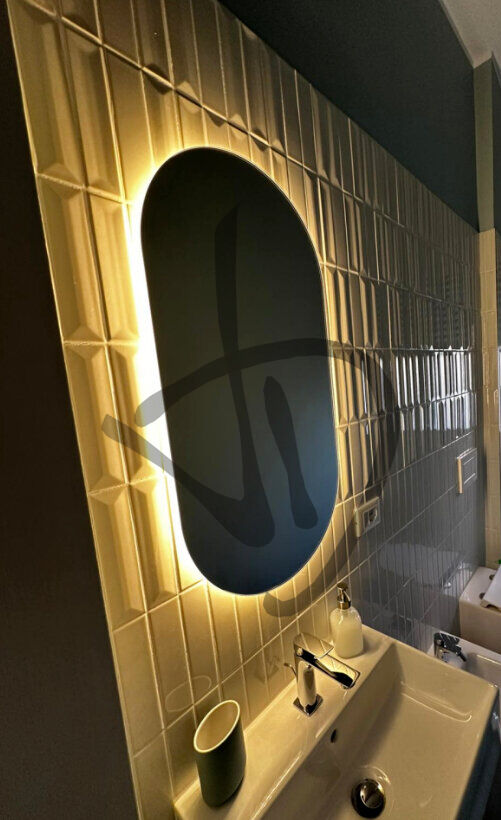 Specchio ovale su misura a led retroilluminato con interruttore infrarosso - Non decorati